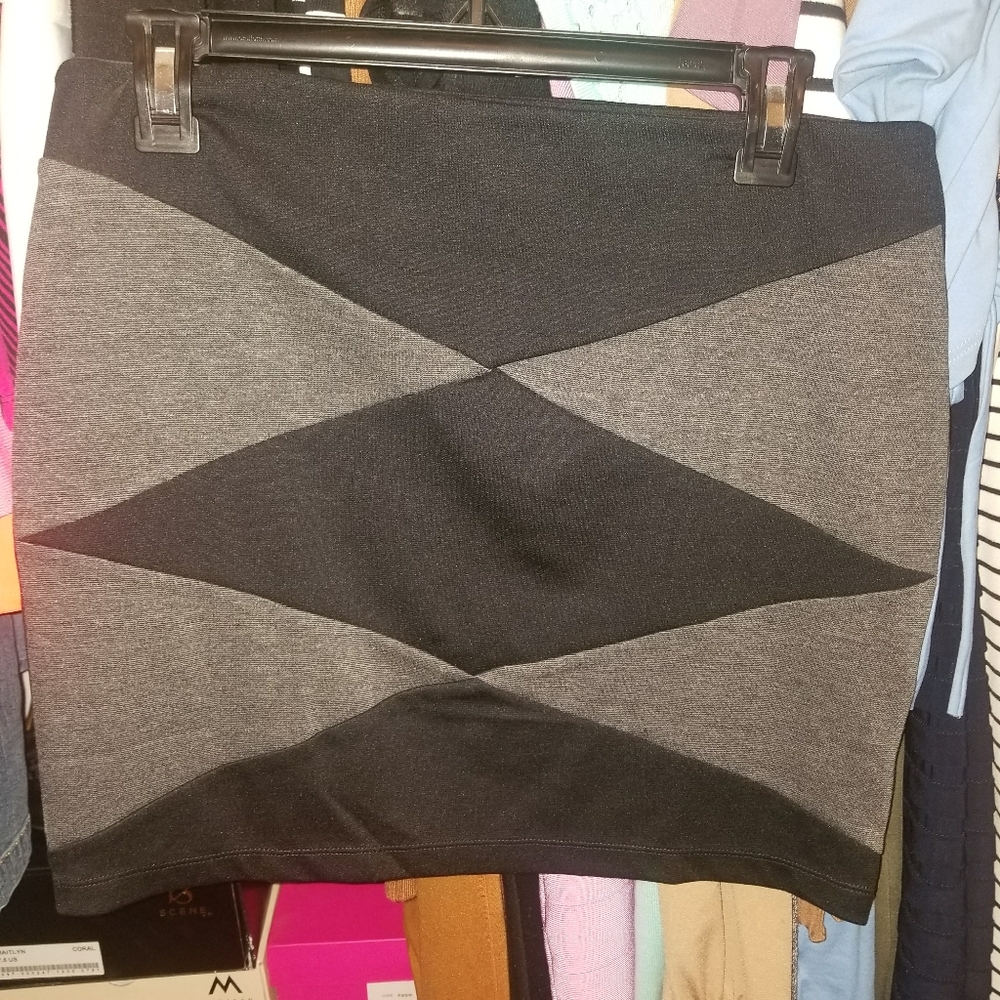 Grey and black color block mini skirt